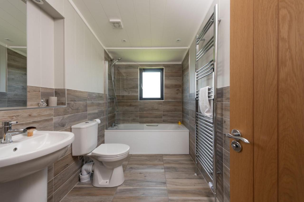 Primrose Lodge, 25 Roadford Lake Lodges Lifton Екстериор снимка