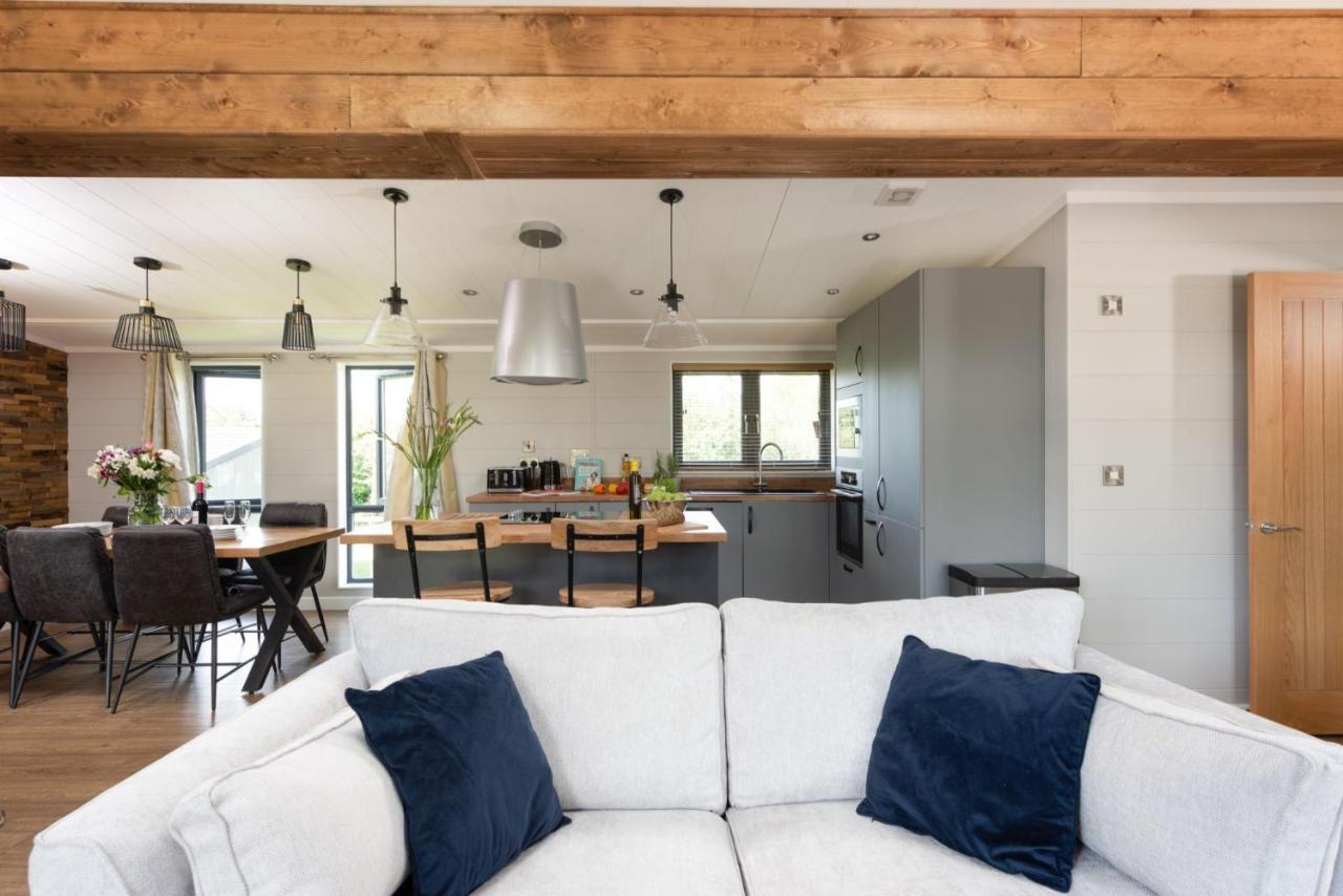 Primrose Lodge, 25 Roadford Lake Lodges Lifton Екстериор снимка